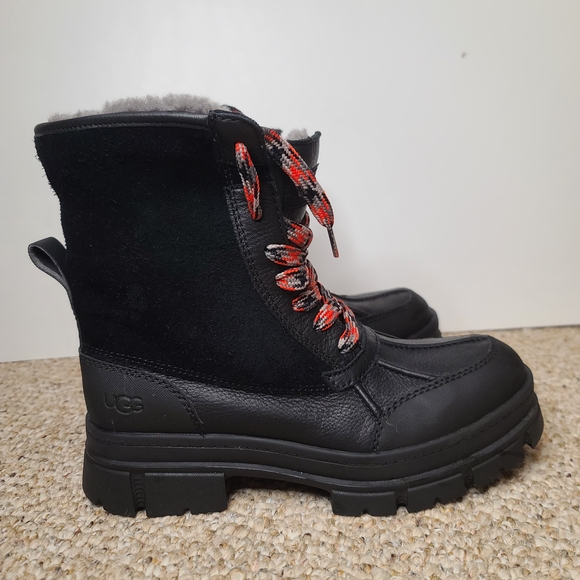 UGG Ashton Addie Boots Women’s Size 8.5 Black Waterproof Leather 1130524 - Picture 4 of 9